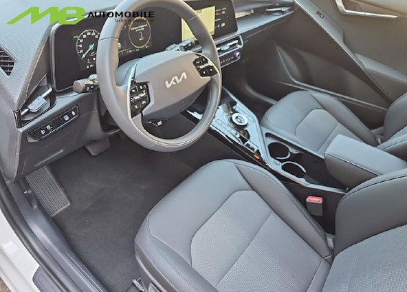 Vehicle image 10 Vehicle image 10