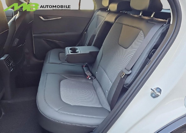 Vehicle image 9 Vehicle image 9