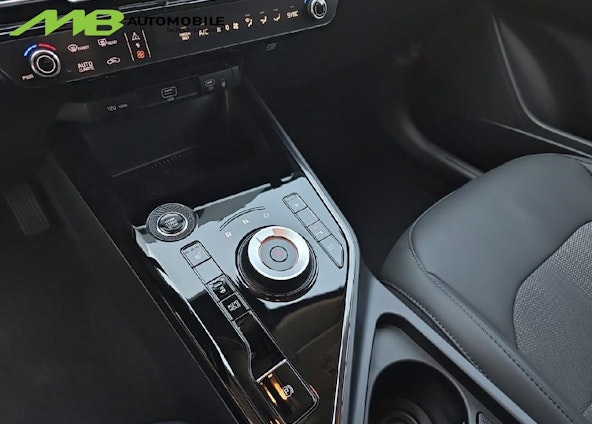 Vehicle image 15 Vehicle image 15