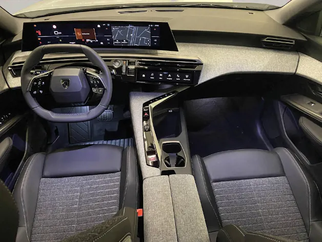 Peugeot 5008 1.2 Hybrid Allure Premium