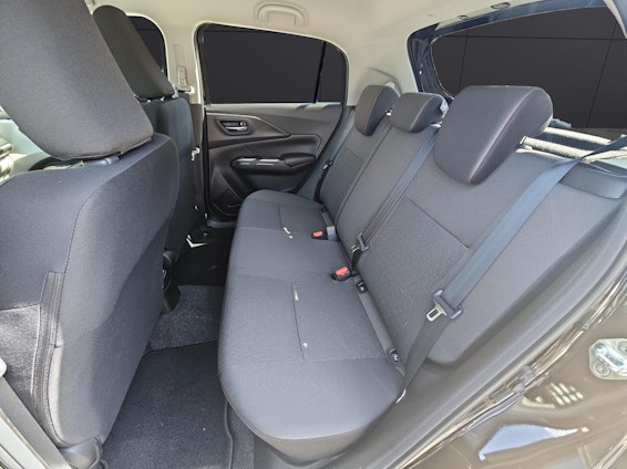 Vehicle image 10 Vehicle image 10