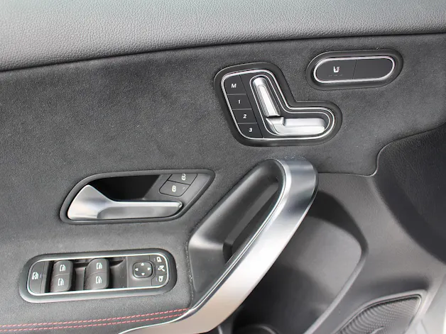 Mercedes-Benz A 180 AMG Line