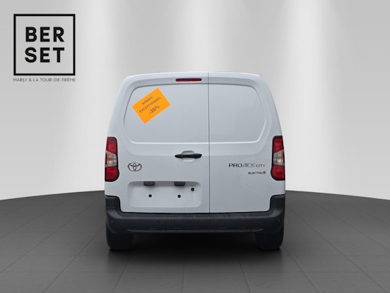 Vehicle image 3 Vehicle image 3