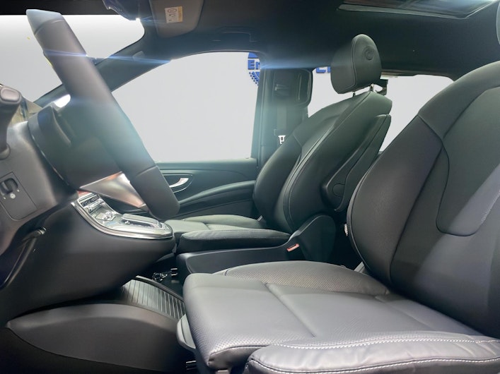 Vehicle image MERCEDES-BENZ V-CLASS