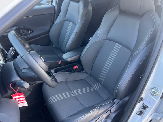 Vehicle image 9 Vehicle image 9