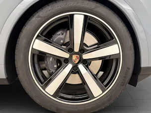 PORSCHE Cayenne E-Hybrid Coupé
