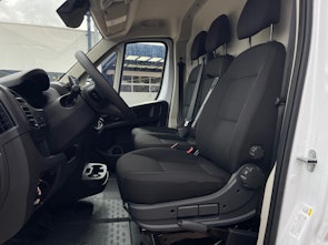 Vehicle image PEUGEOT Boxer Kaw. 435 L4H3 2.2 BlueHDi 180 S/S