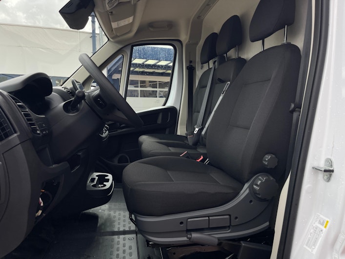 Vehicle image PEUGEOT BOXER