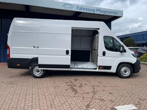 Vehicle image PEUGEOT Boxer Kaw. 435 L4H3 2.2 BlueHDi 180 S/S