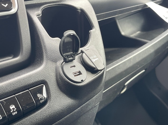 Vehicle image PEUGEOT BOXER