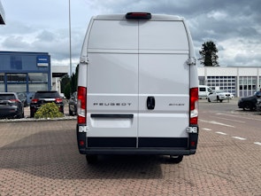 Vehicle image PEUGEOT Boxer Kaw. 435 L4H3 2.2 BlueHDi 180 S/S