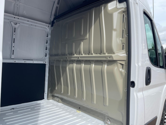 Vehicle image PEUGEOT BOXER