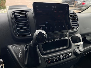 Vehicle image PEUGEOT Boxer Kaw. 435 L4H3 2.2 BlueHDi 180 S/S