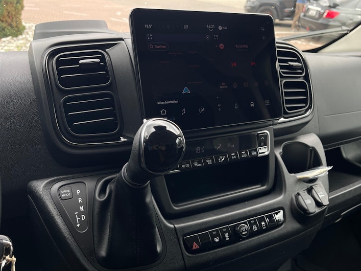 Vehicle image PEUGEOT BOXER