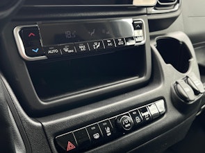 Vehicle image PEUGEOT Boxer Kaw. 435 L4H3 2.2 BlueHDi 180 S/S