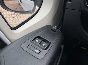 Vehicle image PEUGEOT Boxer Kaw. 435 L4H3 2.2 BlueHDi 180 S/S