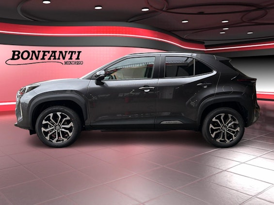 Vehicle image 3