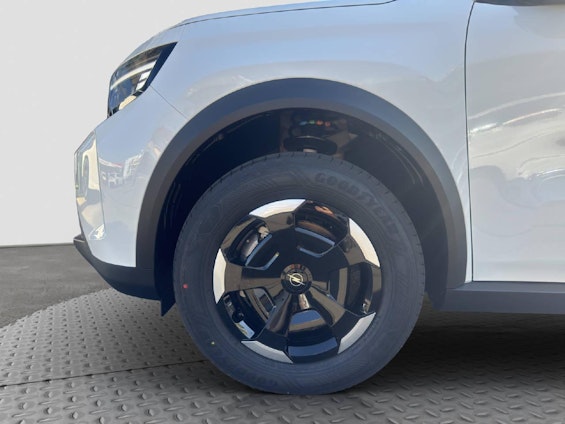 Vehicle image 8 Vehicle image 8