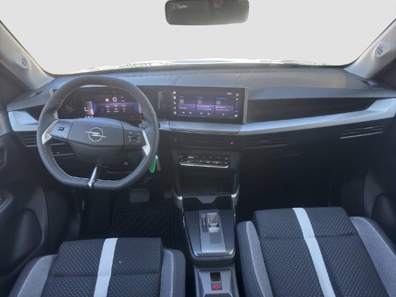 Vehicle image 28 Vehicle image 28