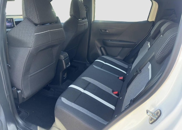 Vehicle image 14 Vehicle image 14