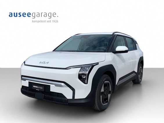 First vehicle image