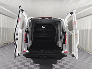 https://vehicle.imgix.net/3888852/60468203-5cbd-42a5-92d4-014cd3a1f70f.jpg