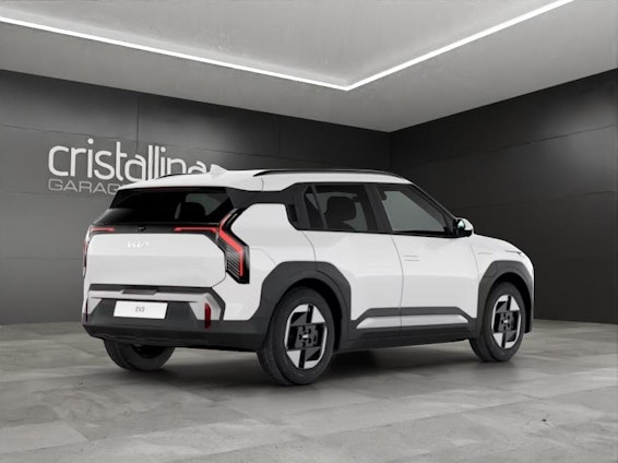 Vehicle image 3 Vehicle image 3