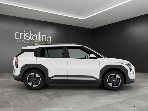 Vehicle image 4 Vehicle image 4