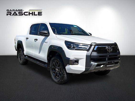 First vehicle image