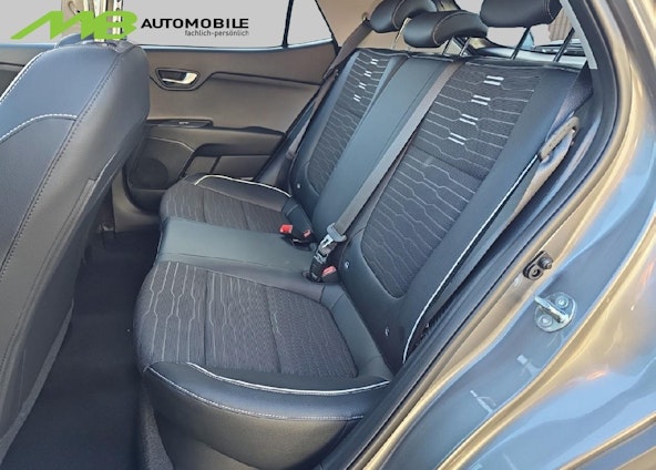 Vehicle image 9 Vehicle image 9