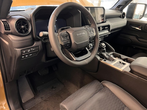 Vehicle image 7 Vehicle image 7