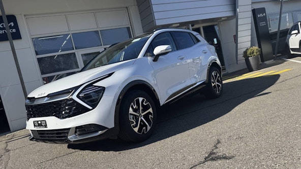 First vehicle image