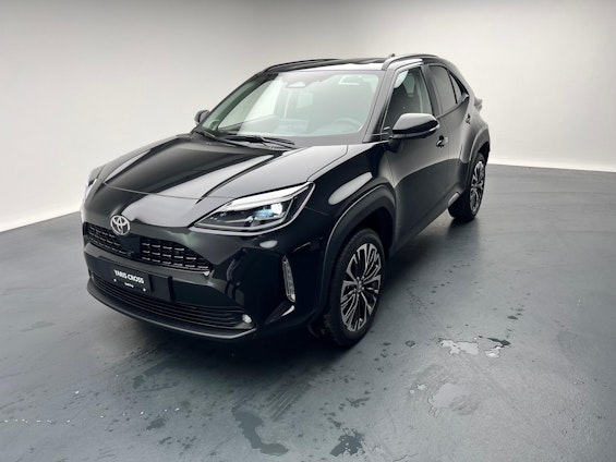 First vehicle image