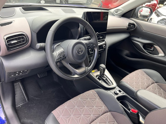 Vehicle image 7