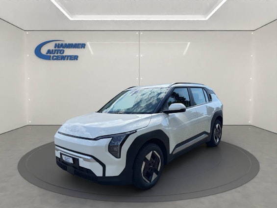 First vehicle image