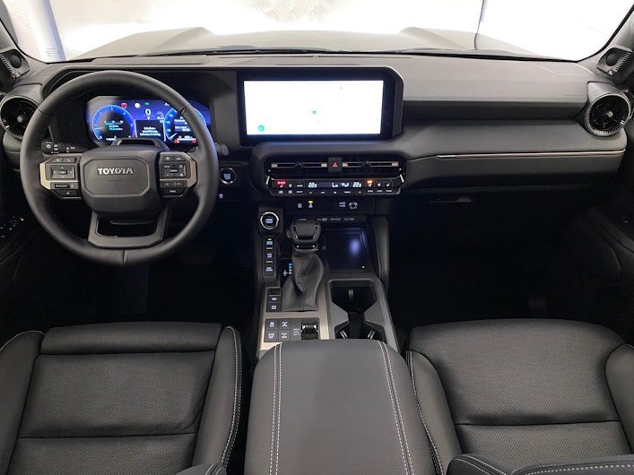 Vehicle image TOYOTA LANDCRUISER