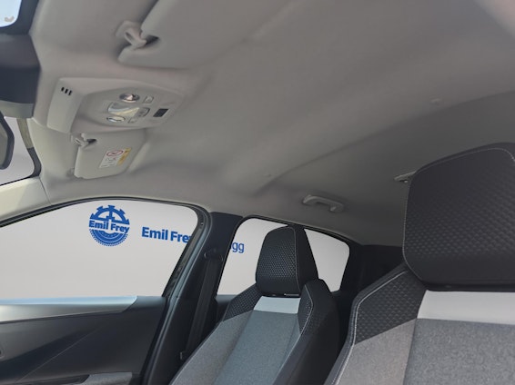 Vehicle image 9 Vehicle image 9