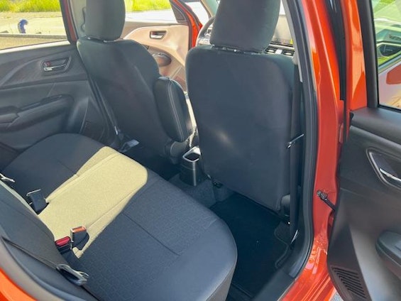 Vehicle image 6 Vehicle image 6