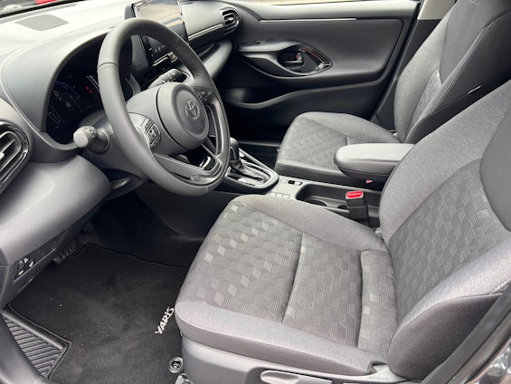 Vehicle image 7