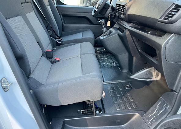 Vehicle image 12 Vehicle image 12