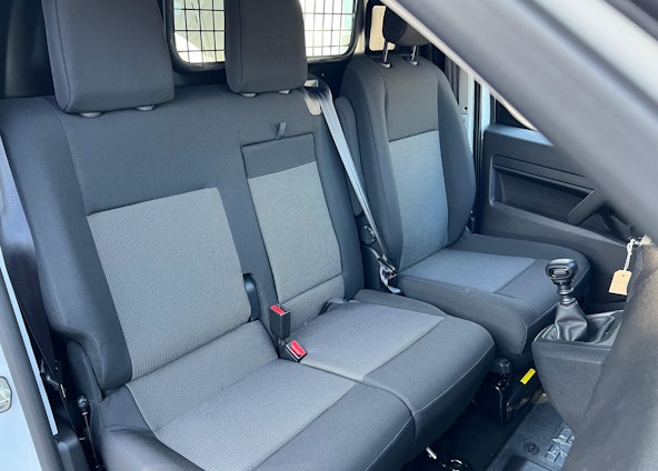 Vehicle image 14 Vehicle image 14