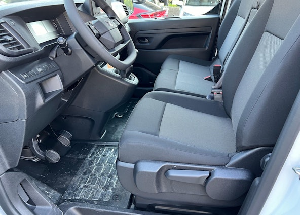 Vehicle image 8 Vehicle image 8