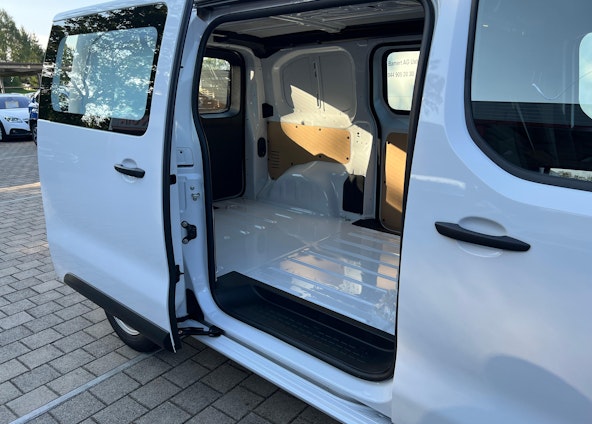 Vehicle image 11 Vehicle image 11