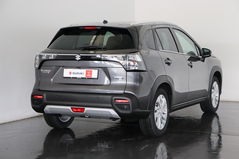 Vehicle image SUZUKI S-CROSS