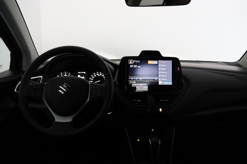 Vehicle image SUZUKI S-CROSS