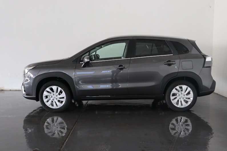 Vehicle image SUZUKI S-CROSS