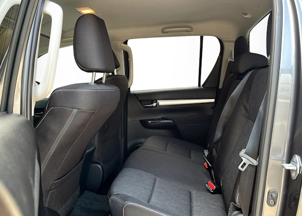 Vehicle image 18 Vehicle image 18