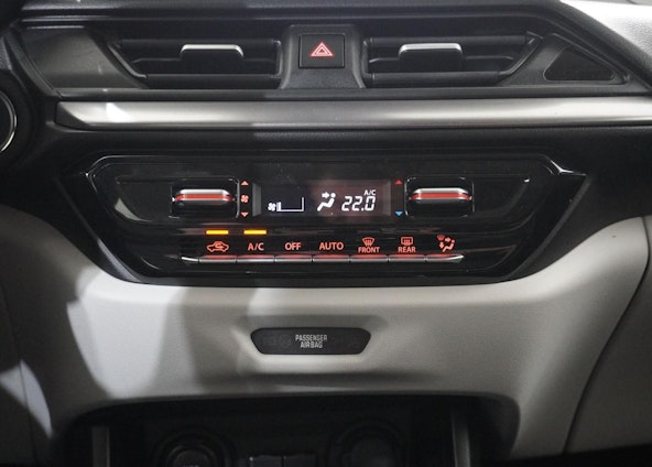 Vehicle image 13 Vehicle image 13