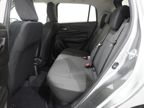 Vehicle image 18