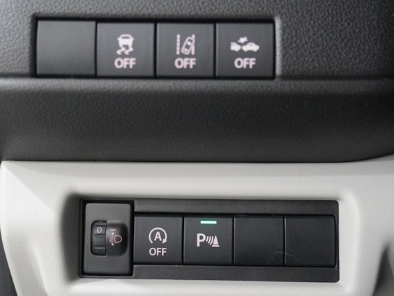 Vehicle image 18 Vehicle image 18